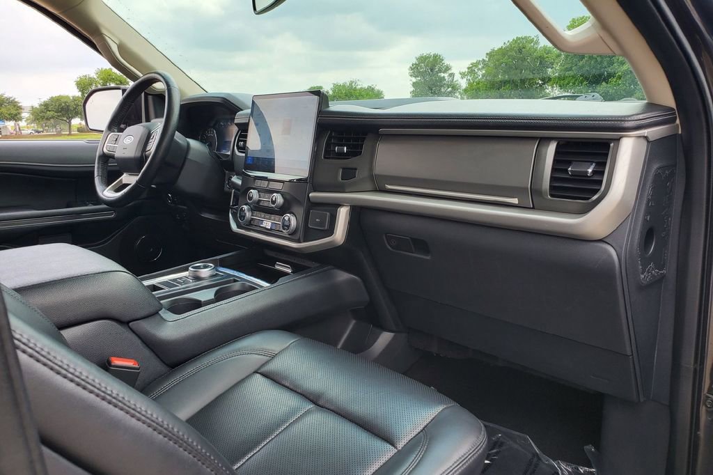 Certified 2024 Ford Expedition Max XLT RWD image 15