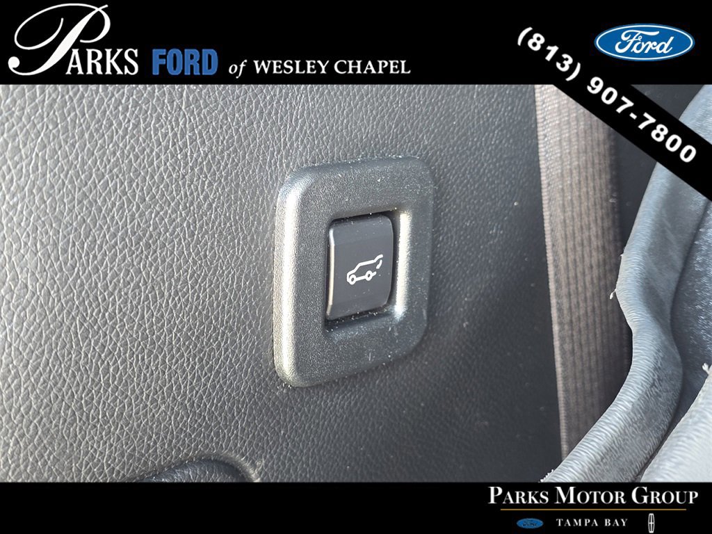 Certified 2017 Ford Expedition XLT w/ Equipment Group 202A image 9