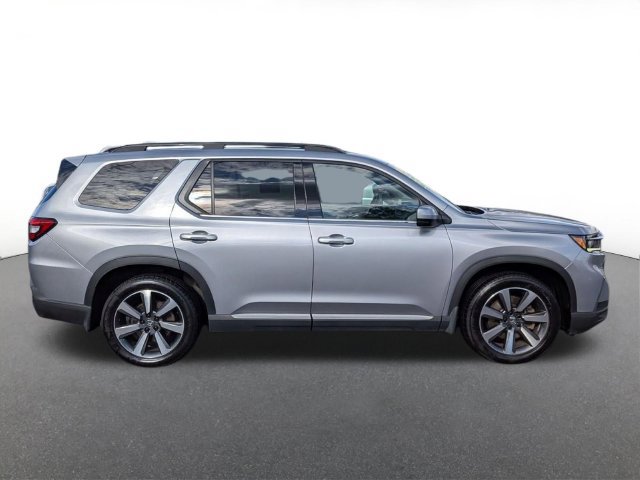 Used 2023 Honda Pilot Touring image 2