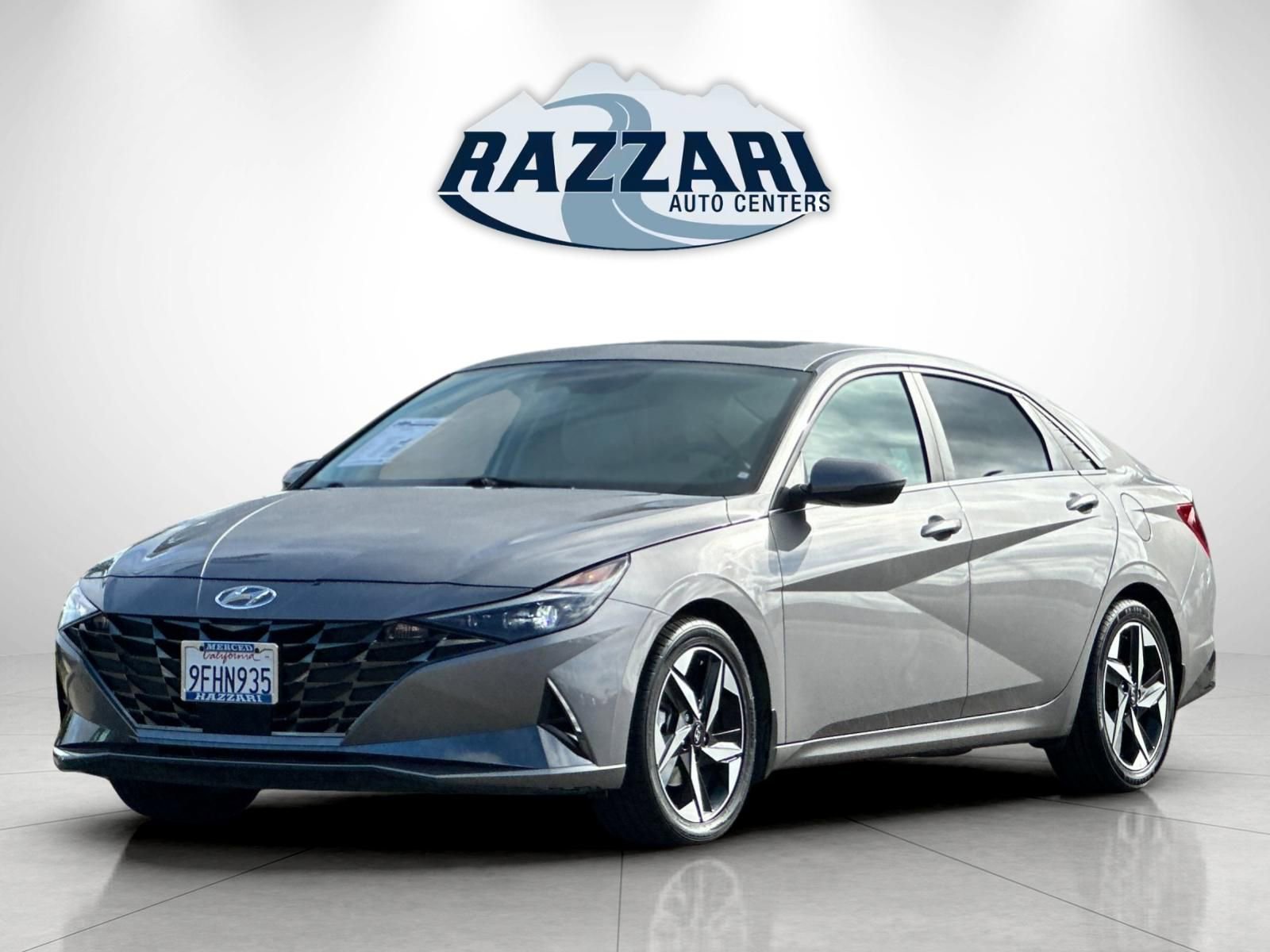 Used 2023 Hyundai Elantra Limited FWD image 7
