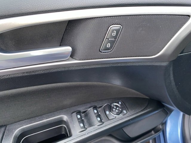 Certified 2018 Ford Fusion SE w/ Fusion SE Technology Package image 18