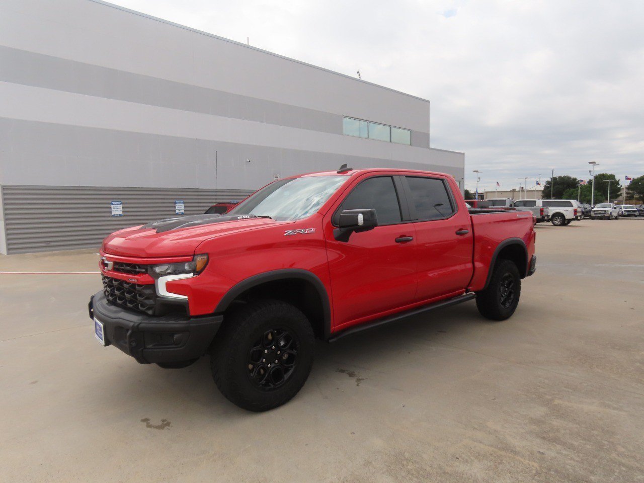 Used 2024 Chevrolet Silverado 1500 ZR2 w/ ZR2 Bison Edition AWD/4WD image 2