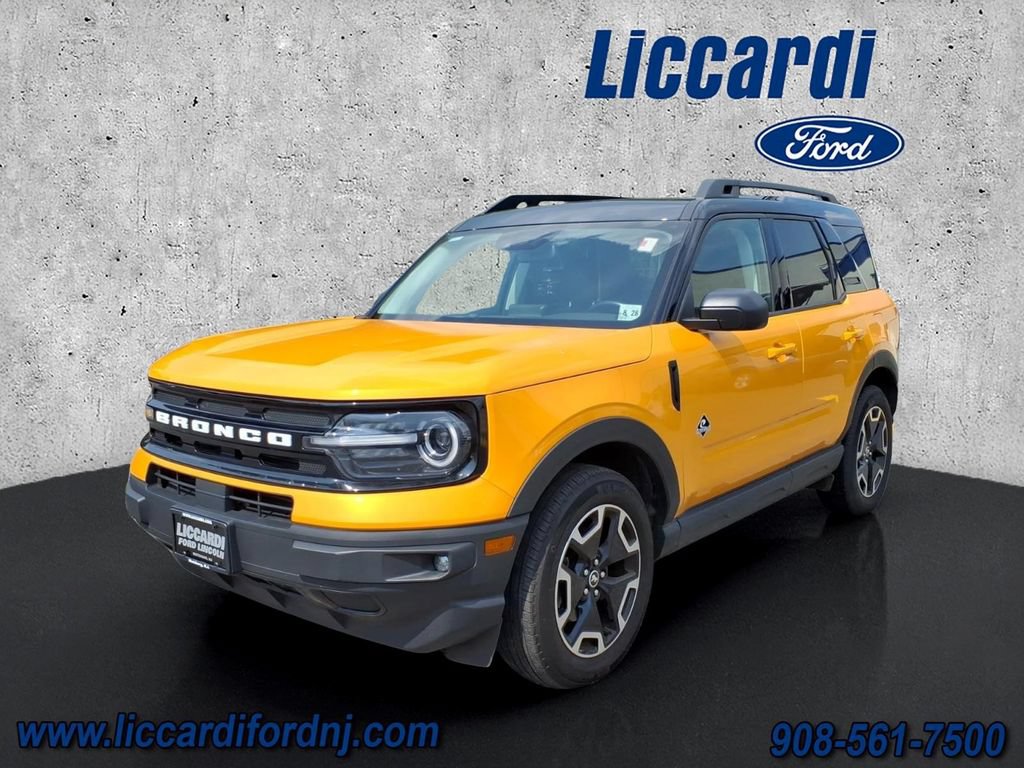 Certified 2023 Ford Bronco Sport Outer Banks w/ Tech Package AWD/4WD image 3