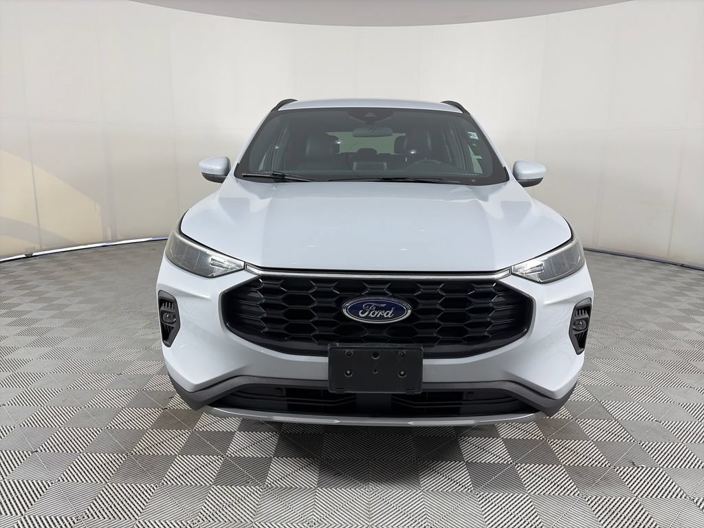 Certified 2025 Ford Escape ST-Line Select AWD/4WD image 2