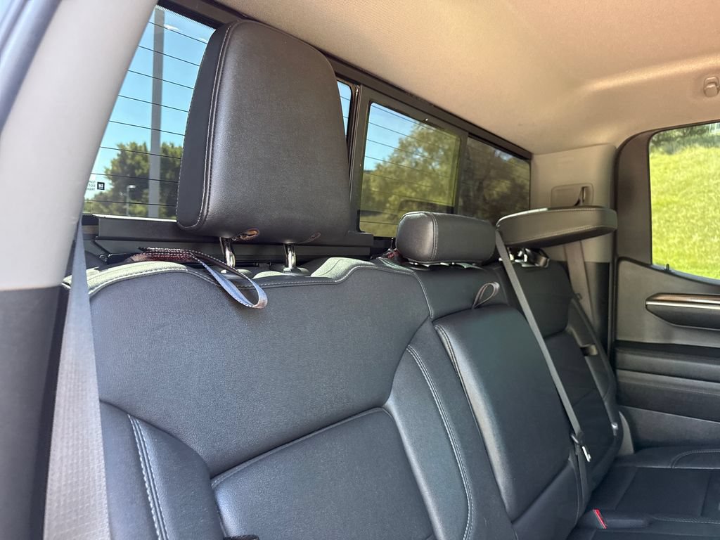Used 2023 Chevrolet Silverado 1500 RST w/ Redline Edition AWD/4WD image 23