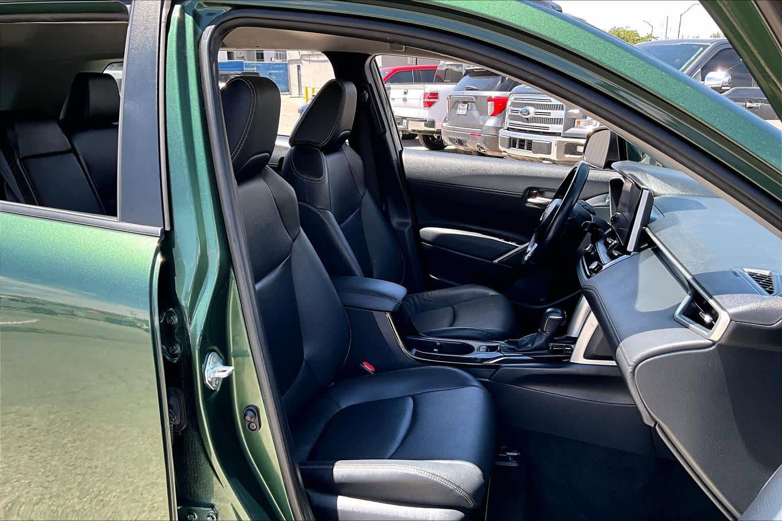 Used 2024 Toyota Corolla Cross XLE FWD image 9