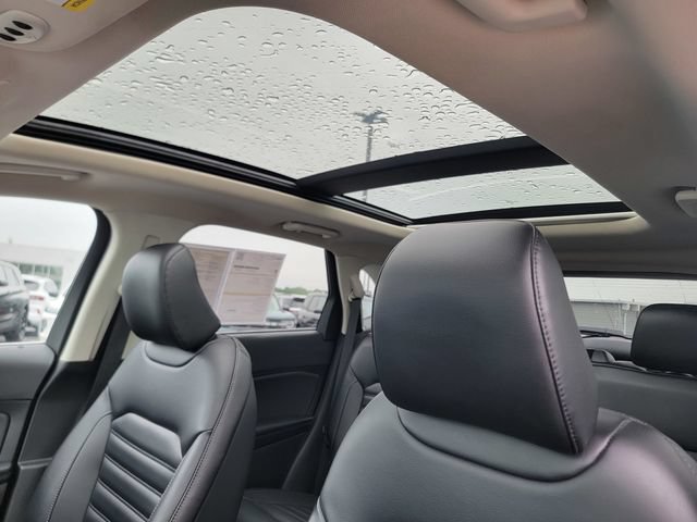 Certified 2024 Ford Edge SEL w/ Convenience Package AWD/4WD image 4