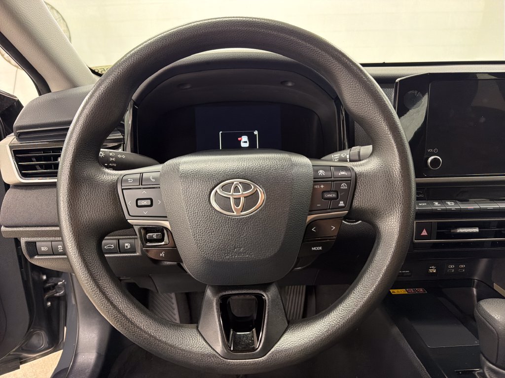 Used 2025 Toyota Camry LE FWD image 18