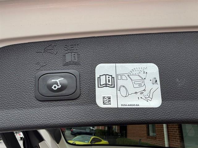 Certified 2019 Ford Escape Titanium AWD/4WD image 7