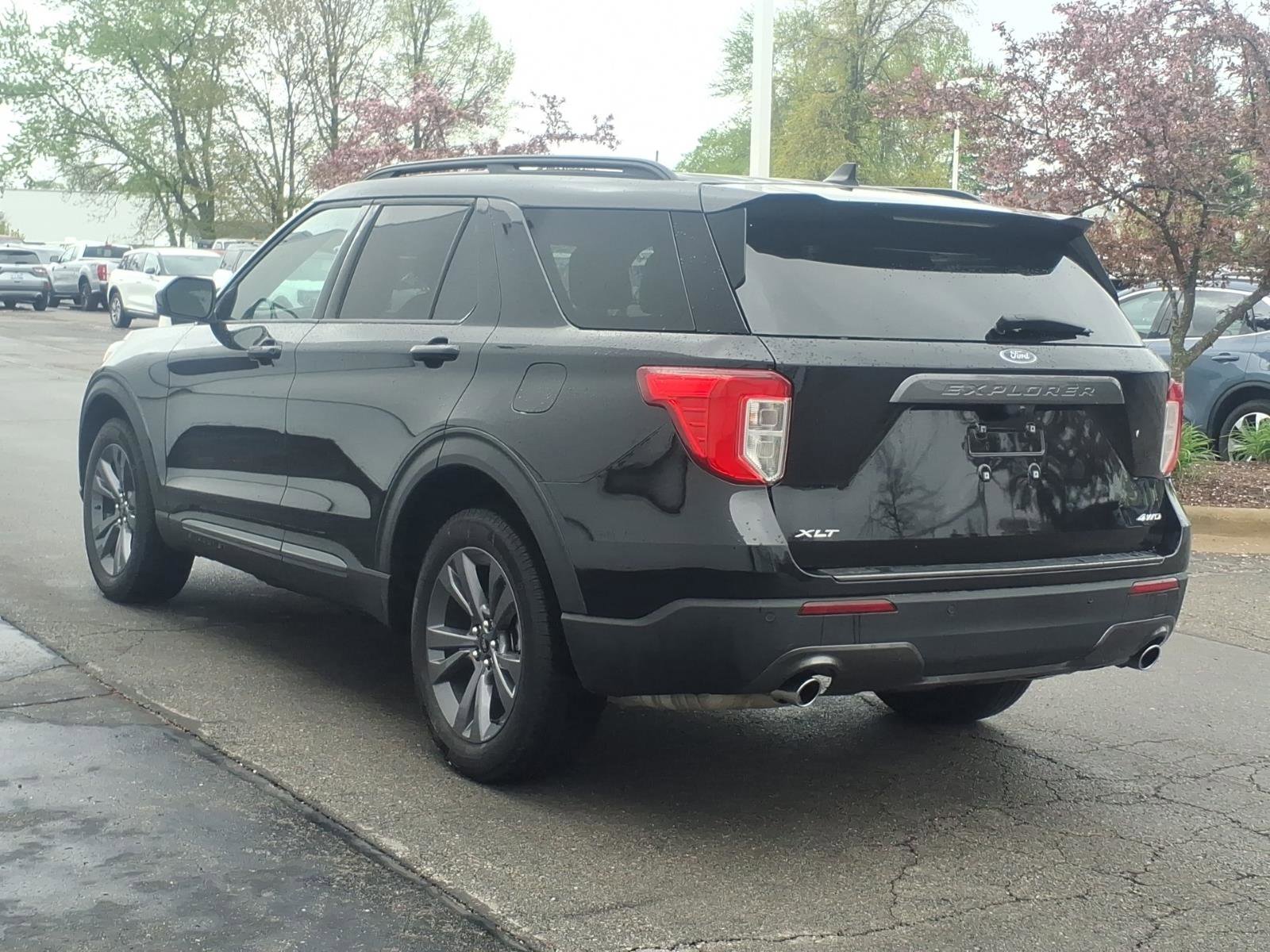 Certified 2024 Ford Explorer XLT w/ Equipment Group 202A AWD/4WD image 4