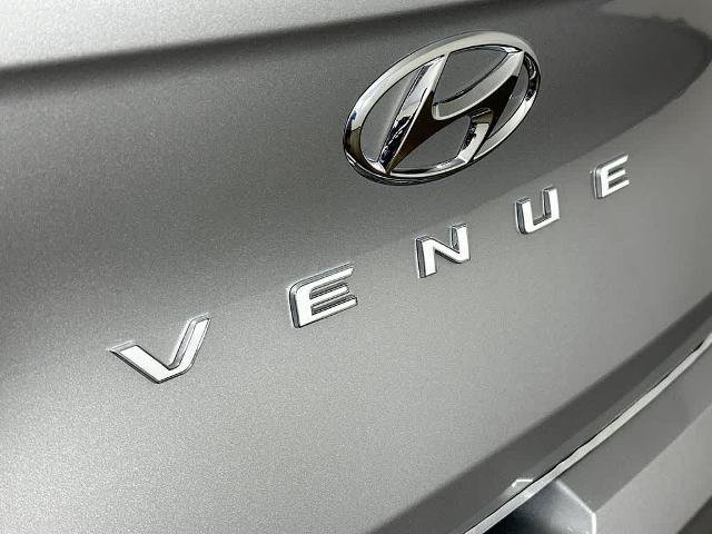 Used 2025 Hyundai Venue SEL FWD image 7