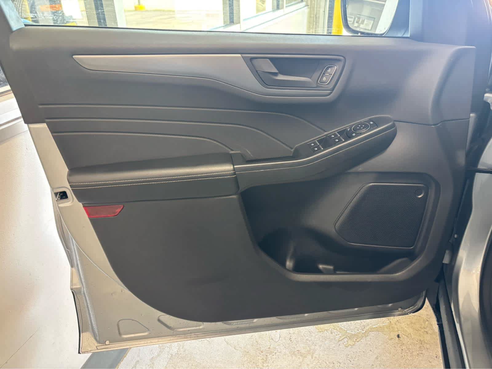Certified 2023 Ford Escape Active AWD/4WD image 18