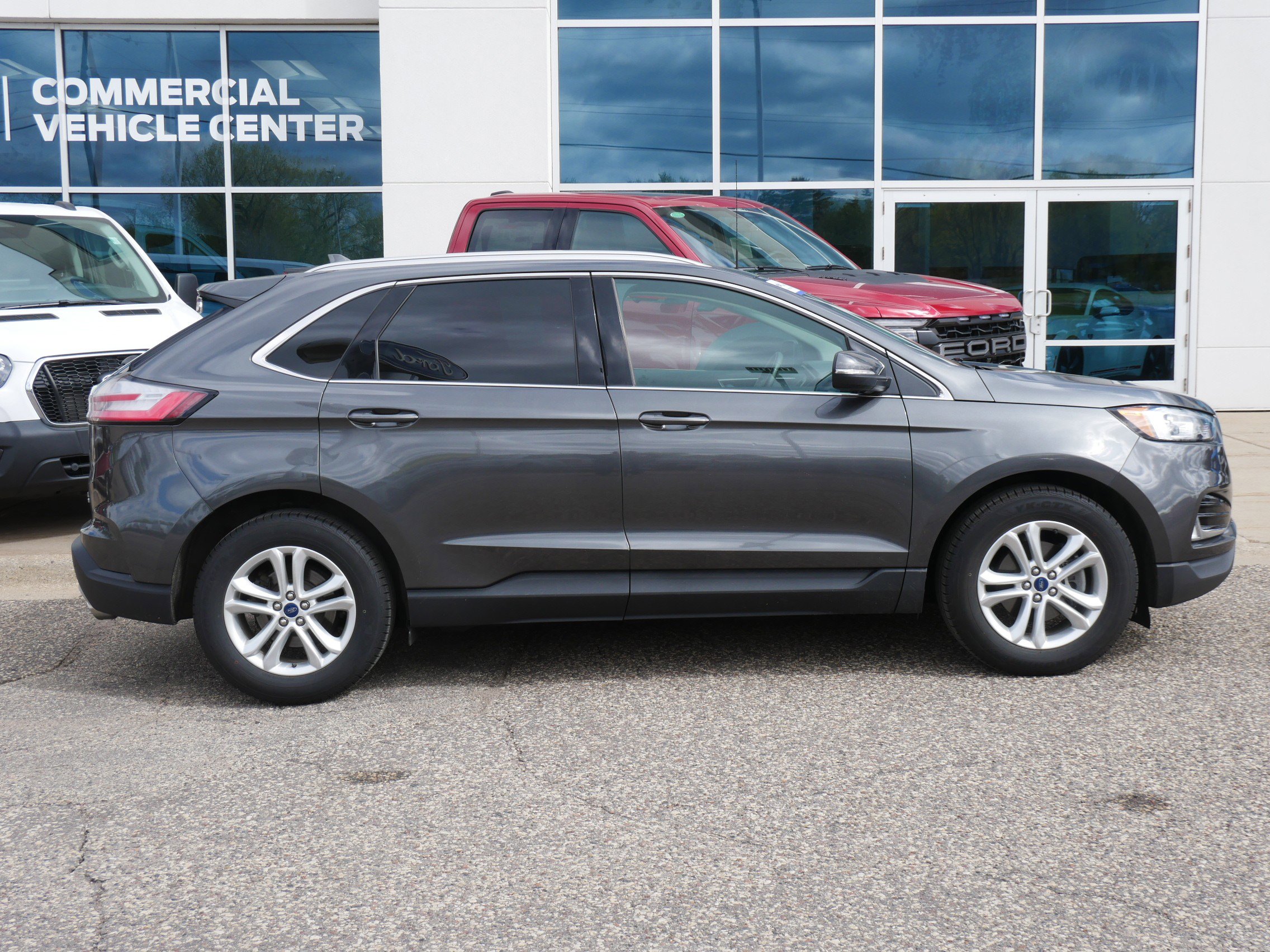 Certified 2019 Ford Edge SEL w/ Equipment Group 201A FWD image 2