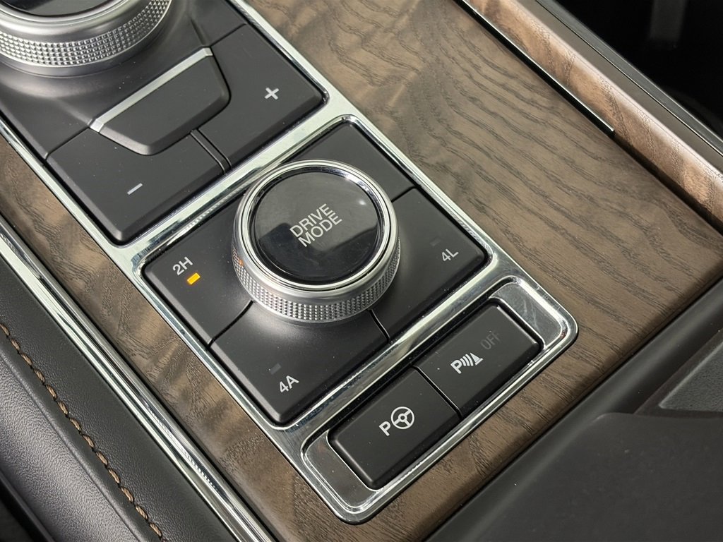 Certified 2021 Ford Expedition Platinum image 23