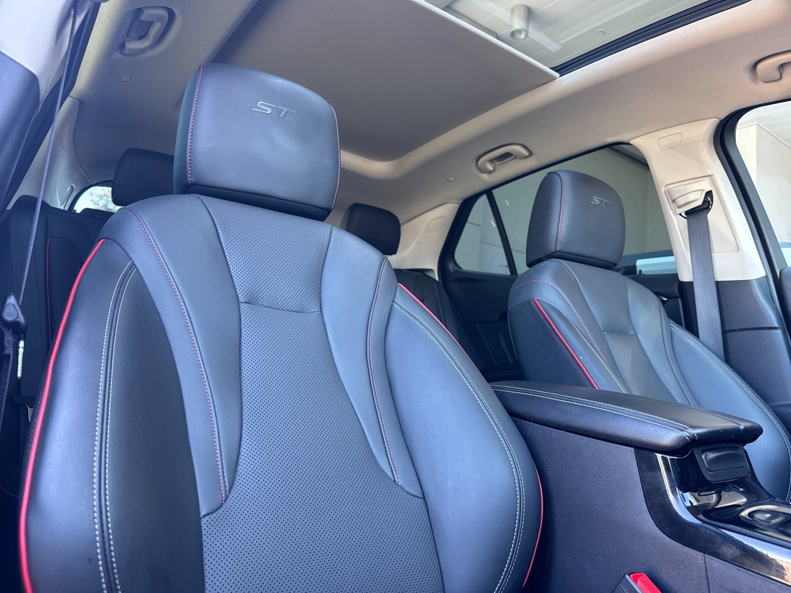 Used 2022 Buick Envision Essence w/ Sport Touring Package FWD image 18