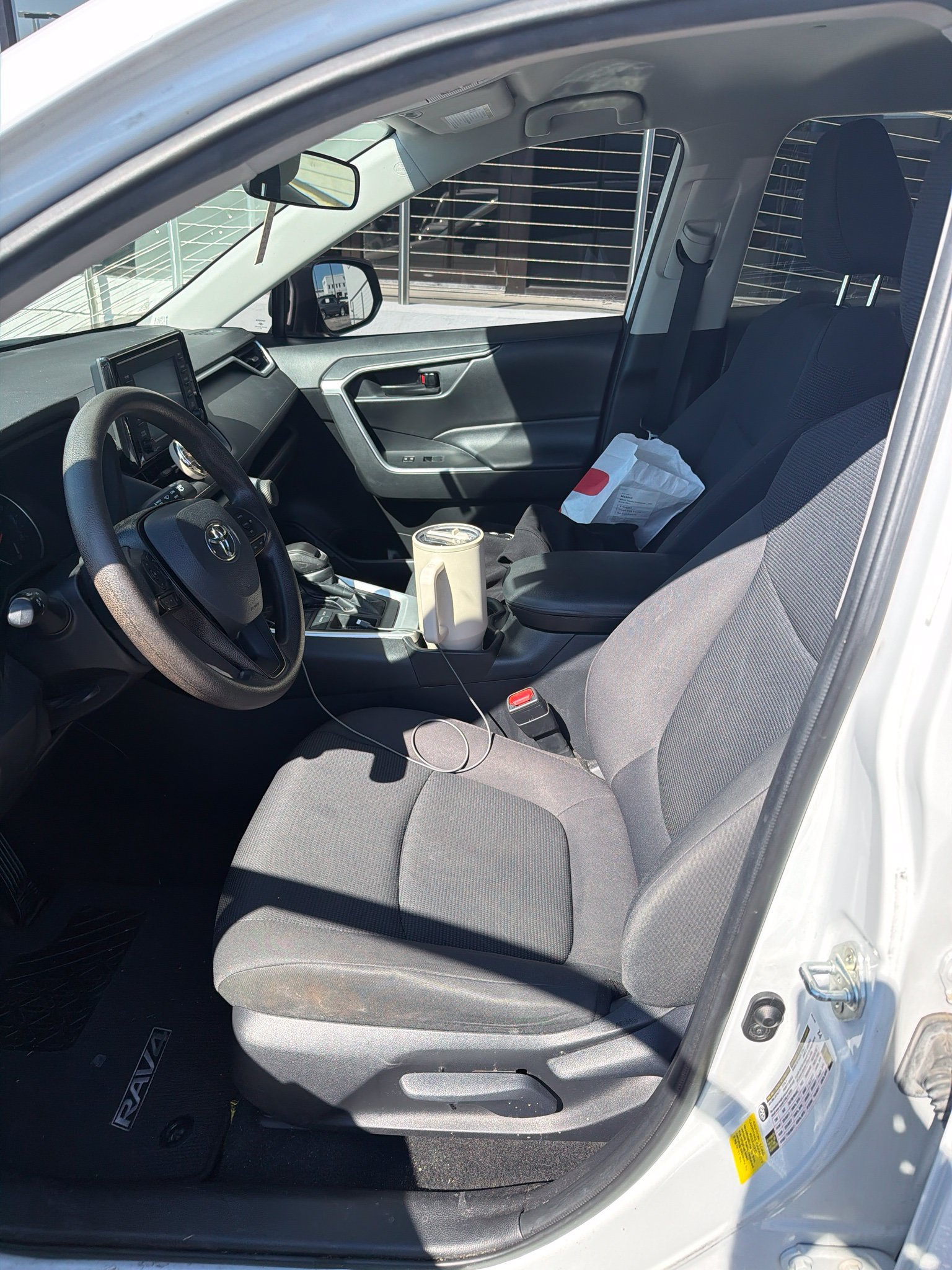 Used 2021 Toyota RAV4 LE FWD image 10