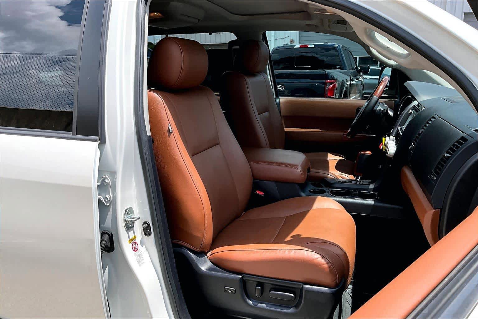 Used 2019 Toyota Sequoia Platinum RWD image 11