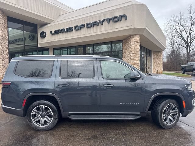 Used 2022 Jeep Wagoneer Series III AWD/4WD image 2