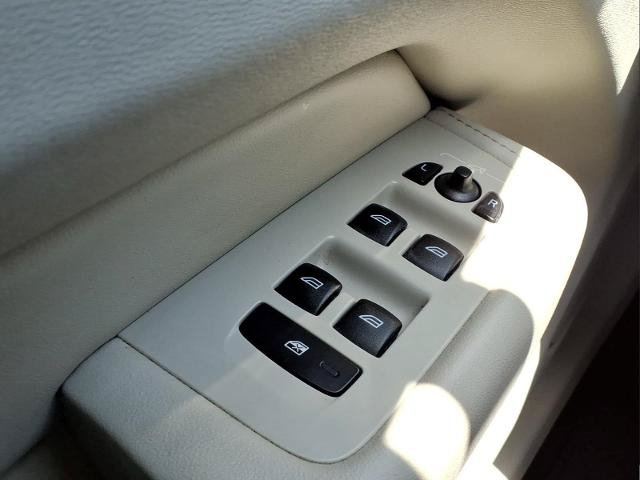 Used 2023 Volvo XC60 B5 Core FWD image 14