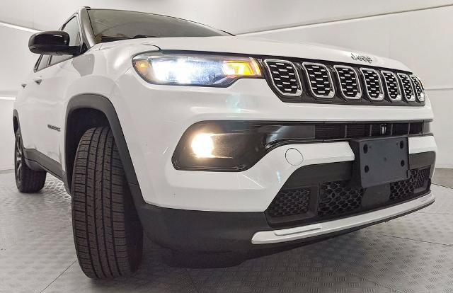 Used 2025 Jeep Compass Limited AWD/4WD image 6