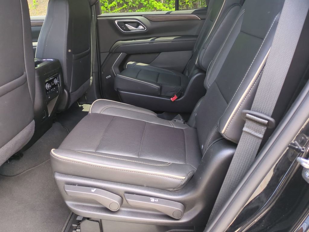 Used 2024 Chevrolet Tahoe Premier AWD/4WD image 18