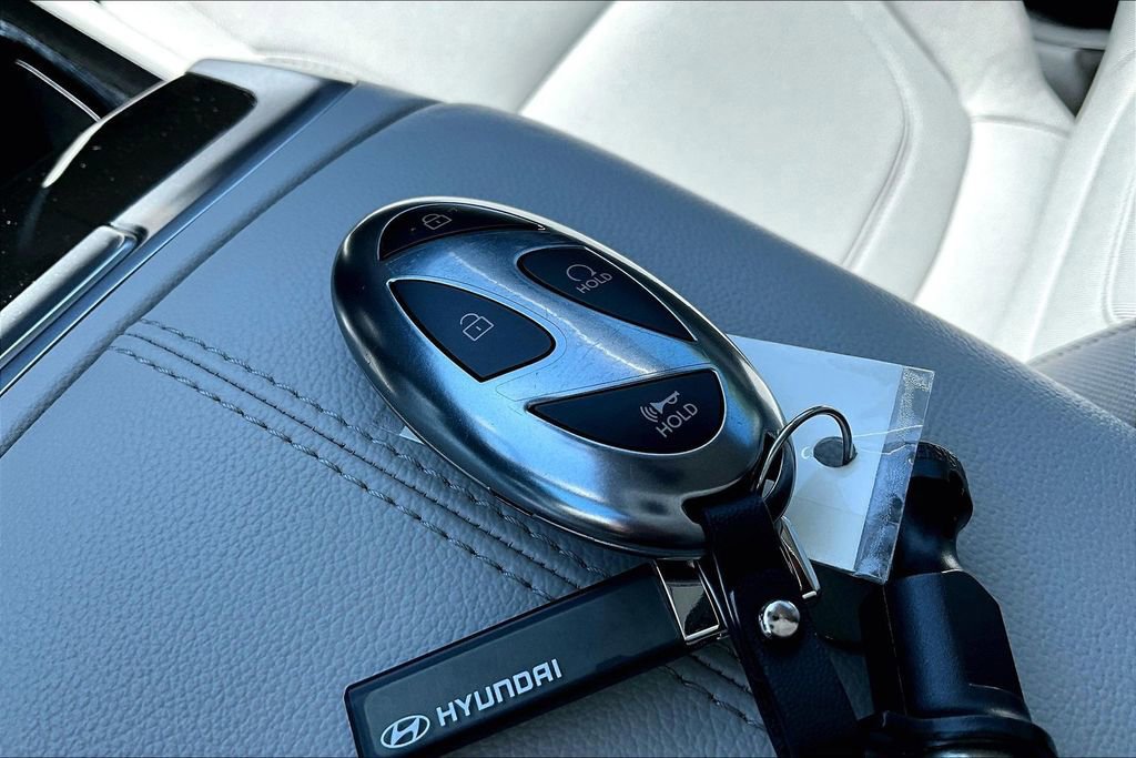 Used 2025 Hyundai Tucson SEL FWD image 13