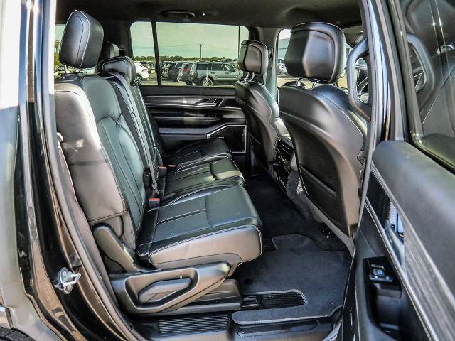 Used 2022 Jeep Wagoneer Series II AWD/4WD image 22