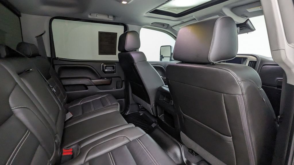 Used 2019 GMC Sierra 2500 Denali w/ Suspension Package, Off-Road AWD/4WD image 39