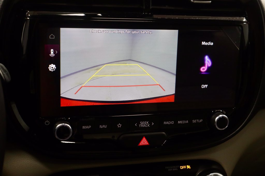 Used 2025 Kia Soul EX FWD image 2