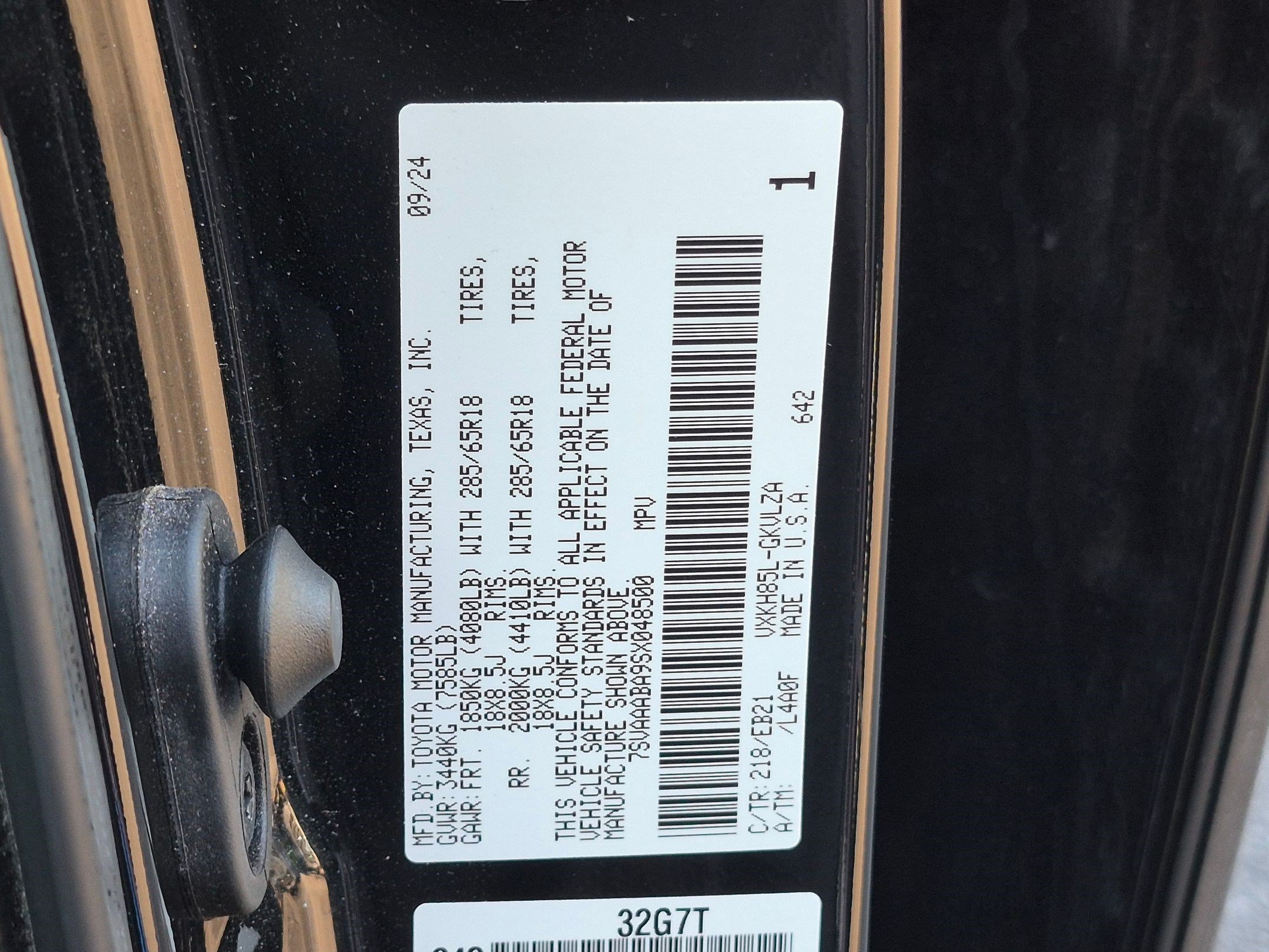 Used 2025 Toyota Sequoia TRD Pro AWD/4WD image 38