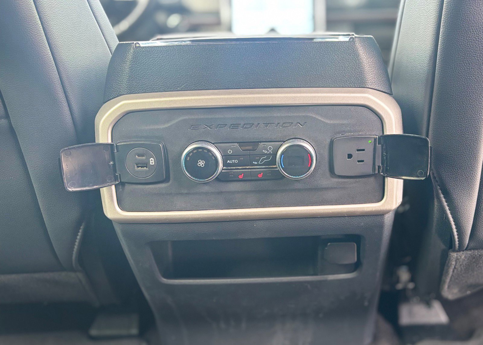 Certified 2022 Ford Expedition Max Limited image 27