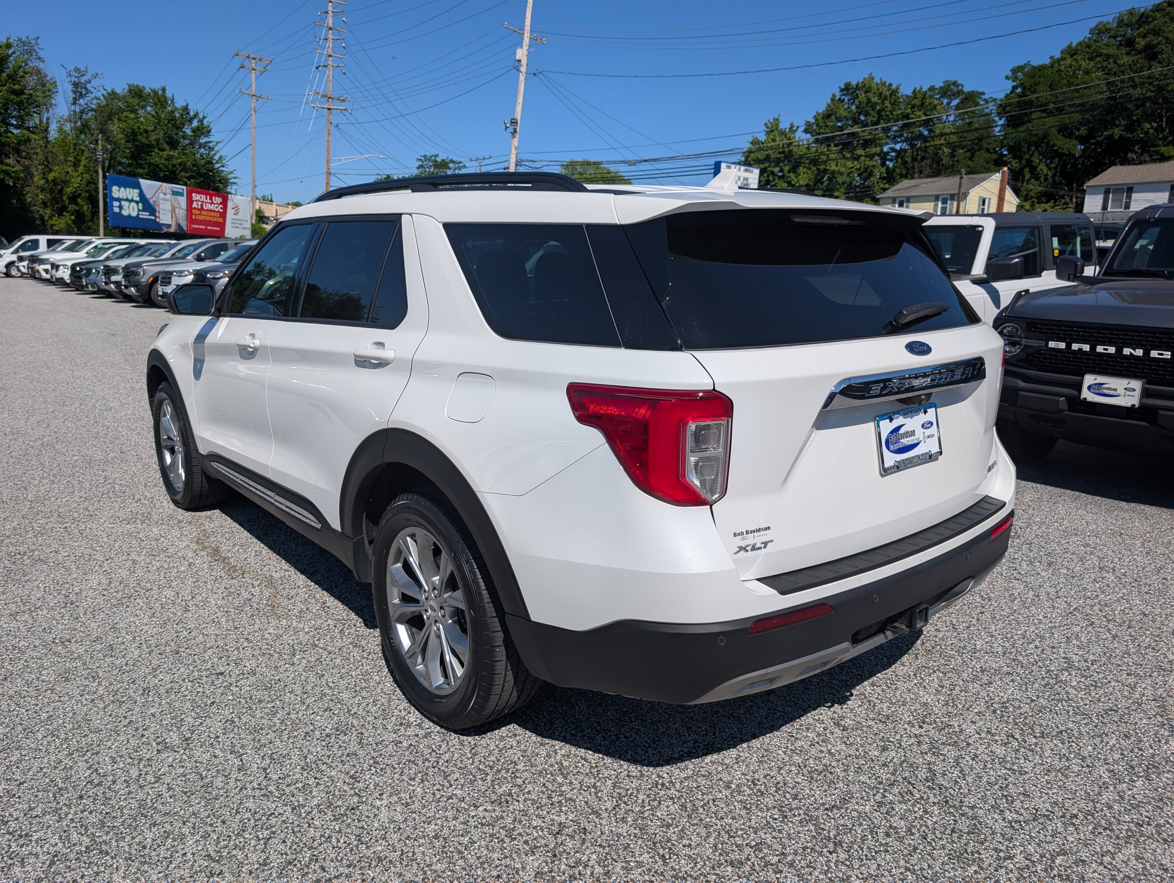 Certified 2021 Ford Explorer XLT w/ Equipment Group 202A AWD/4WD image 5