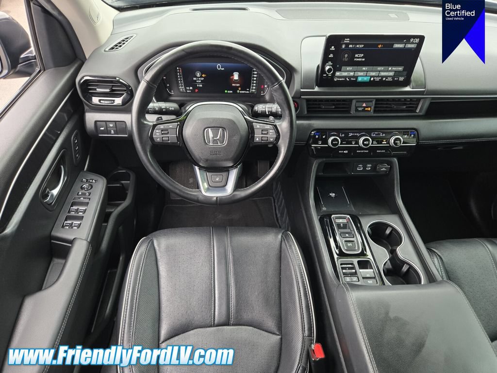 Used 2025 Honda Pilot Elite image 16