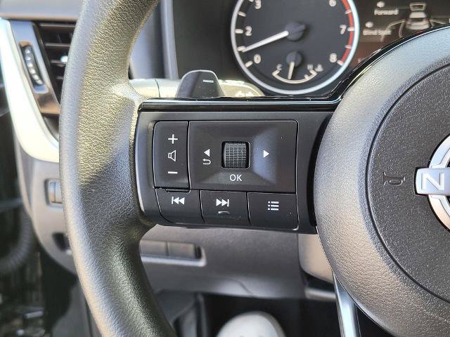 Used 2022 Nissan Rogue SV FWD image 25