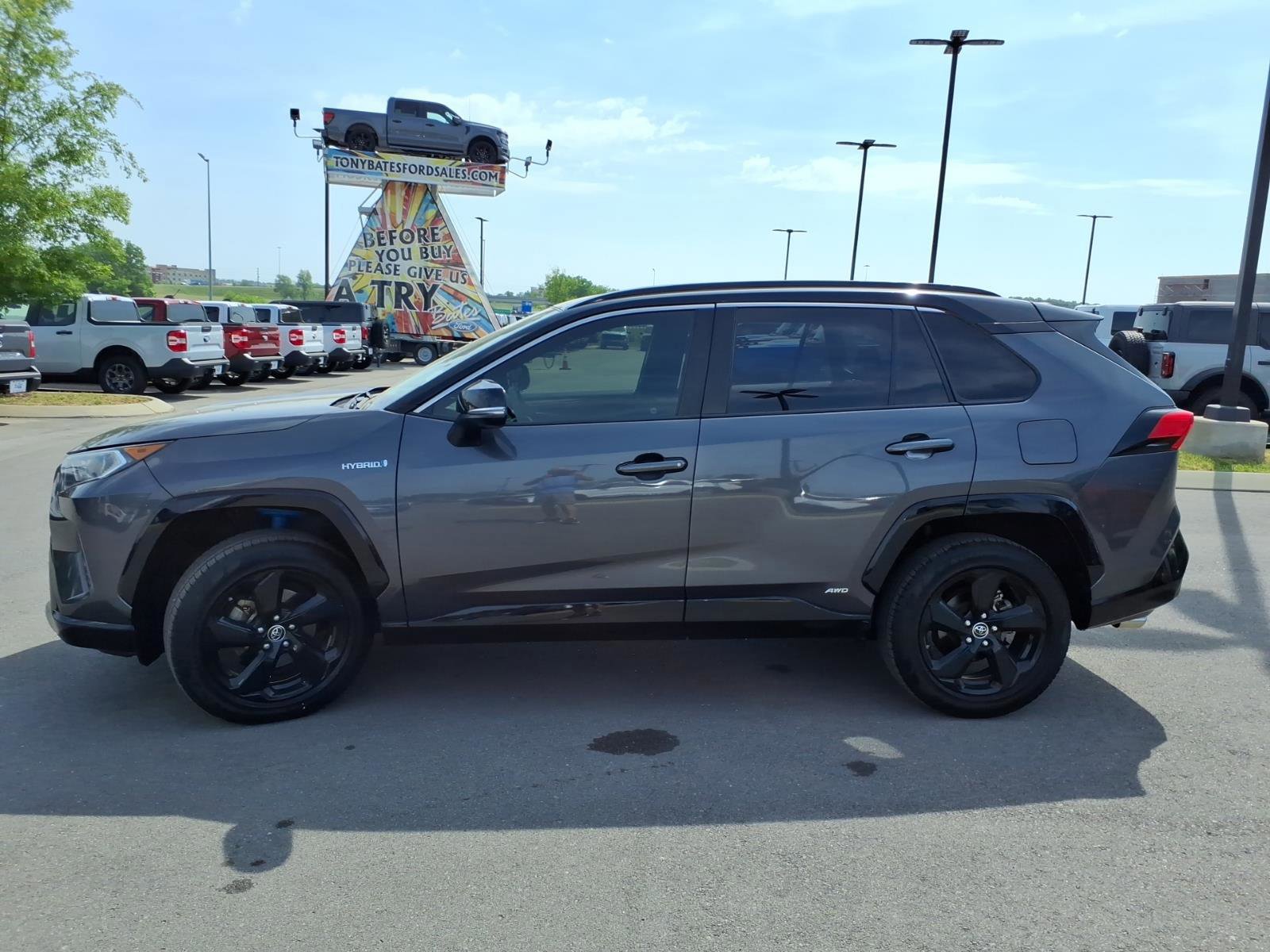 Used 2019 Toyota RAV4 XSE w/ XSE Weather Package AWD/4WD image 2