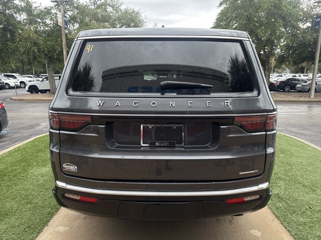 Used 2024 Jeep Wagoneer L Series II w/ Flexible Seating Group AWD/4WD image 4
