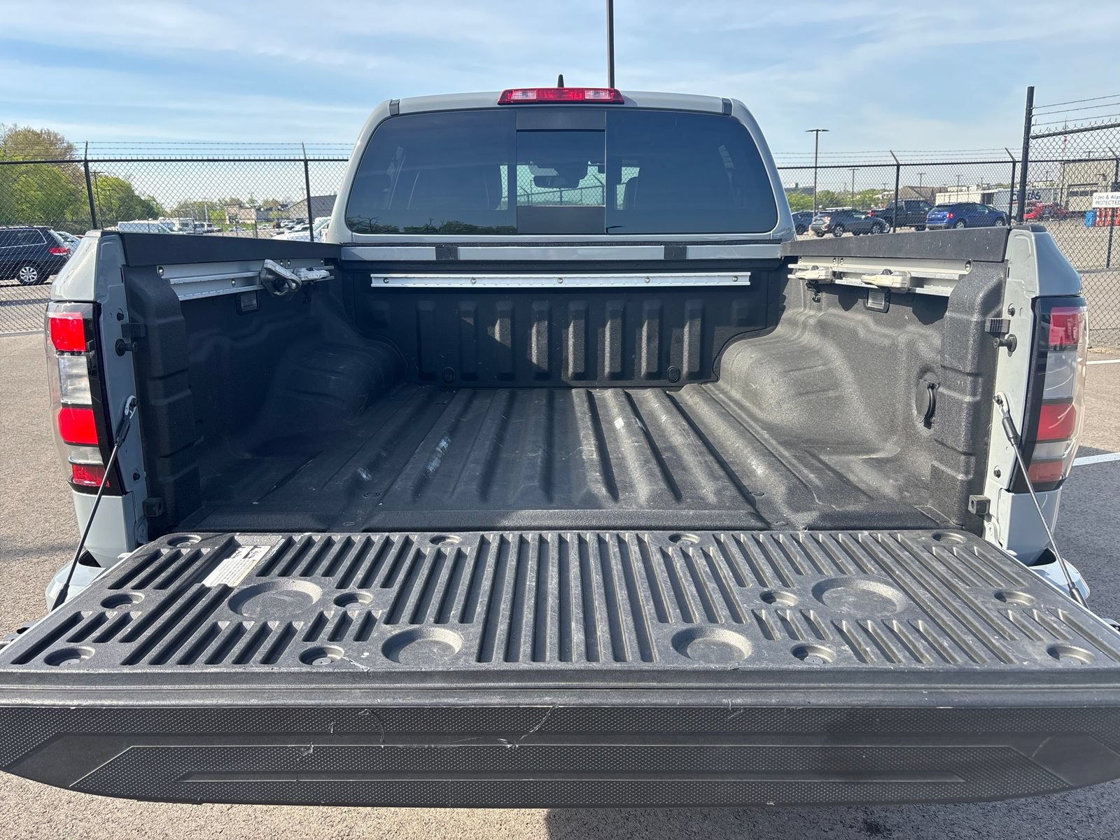 Used 2023 Nissan Frontier PRO-4X w/ Pro-4X Premium Package AWD/4WD image 12