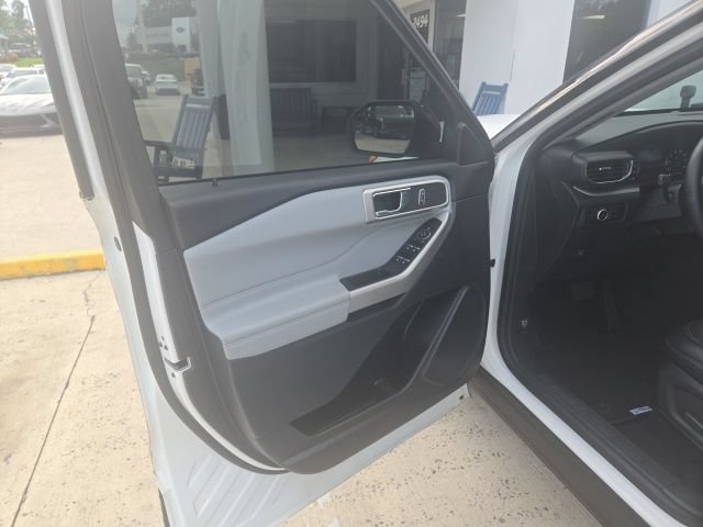 Certified 2024 Ford Explorer XLT w/ Equipment Group 202A AWD/4WD image 26