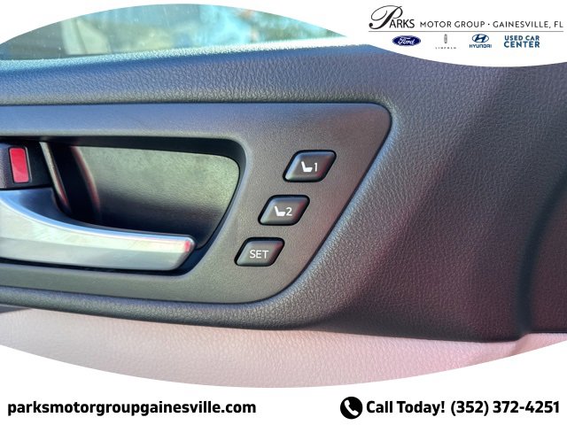 Used 2017 Toyota Highlander Limited image 26