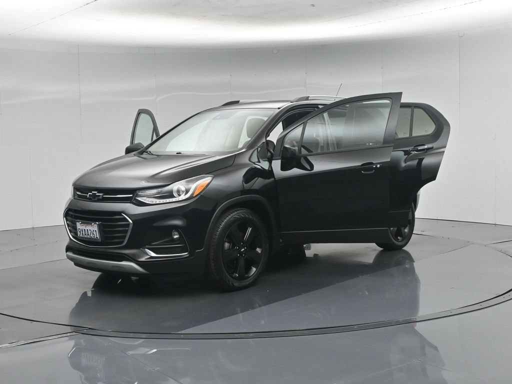 Used 2018 Chevrolet Trax Premier w/ Midnight Edition FWD image 34