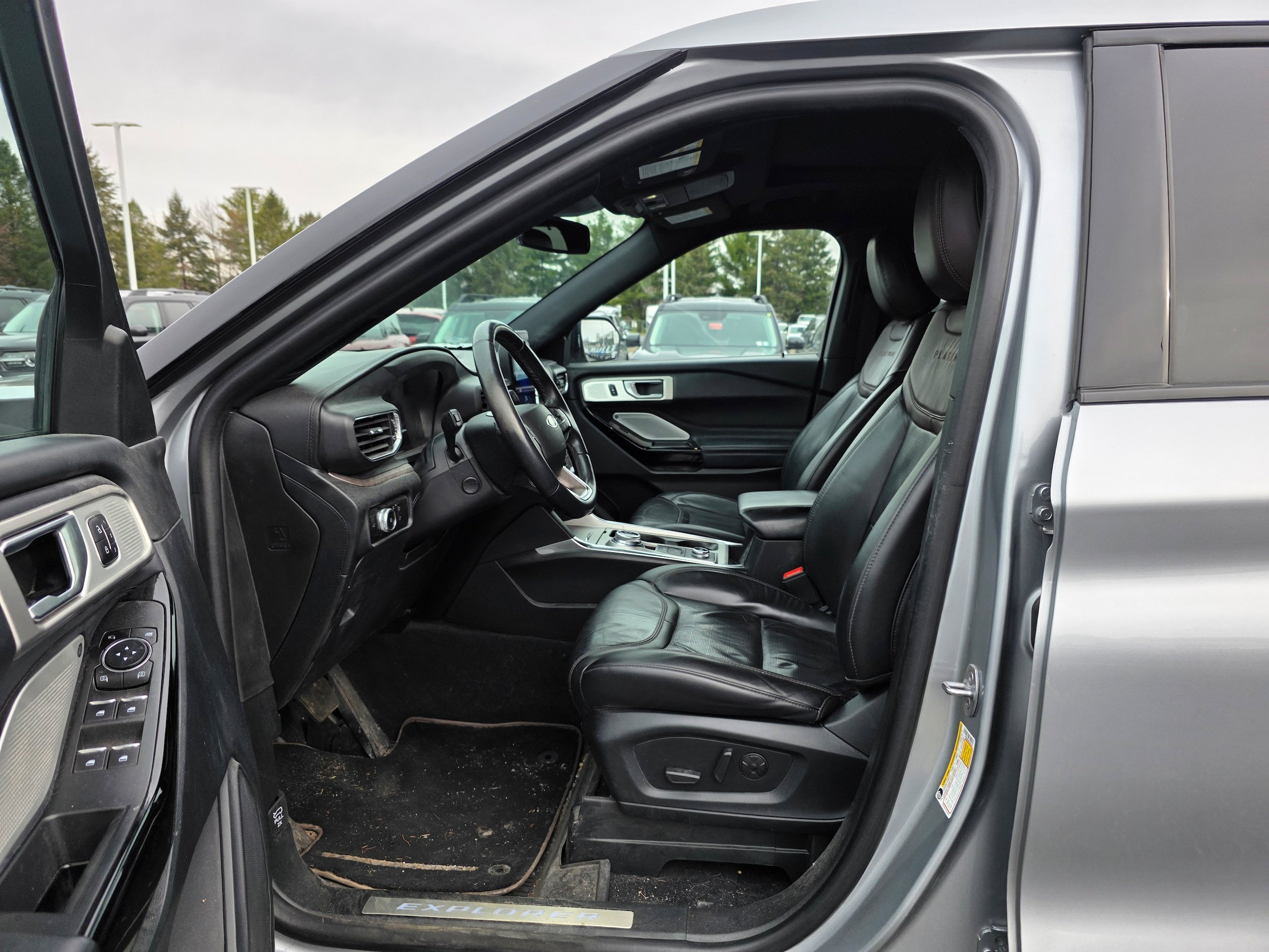 Certified 2023 Ford Explorer Platinum w/ Premium Technology Package AWD/4WD image 21