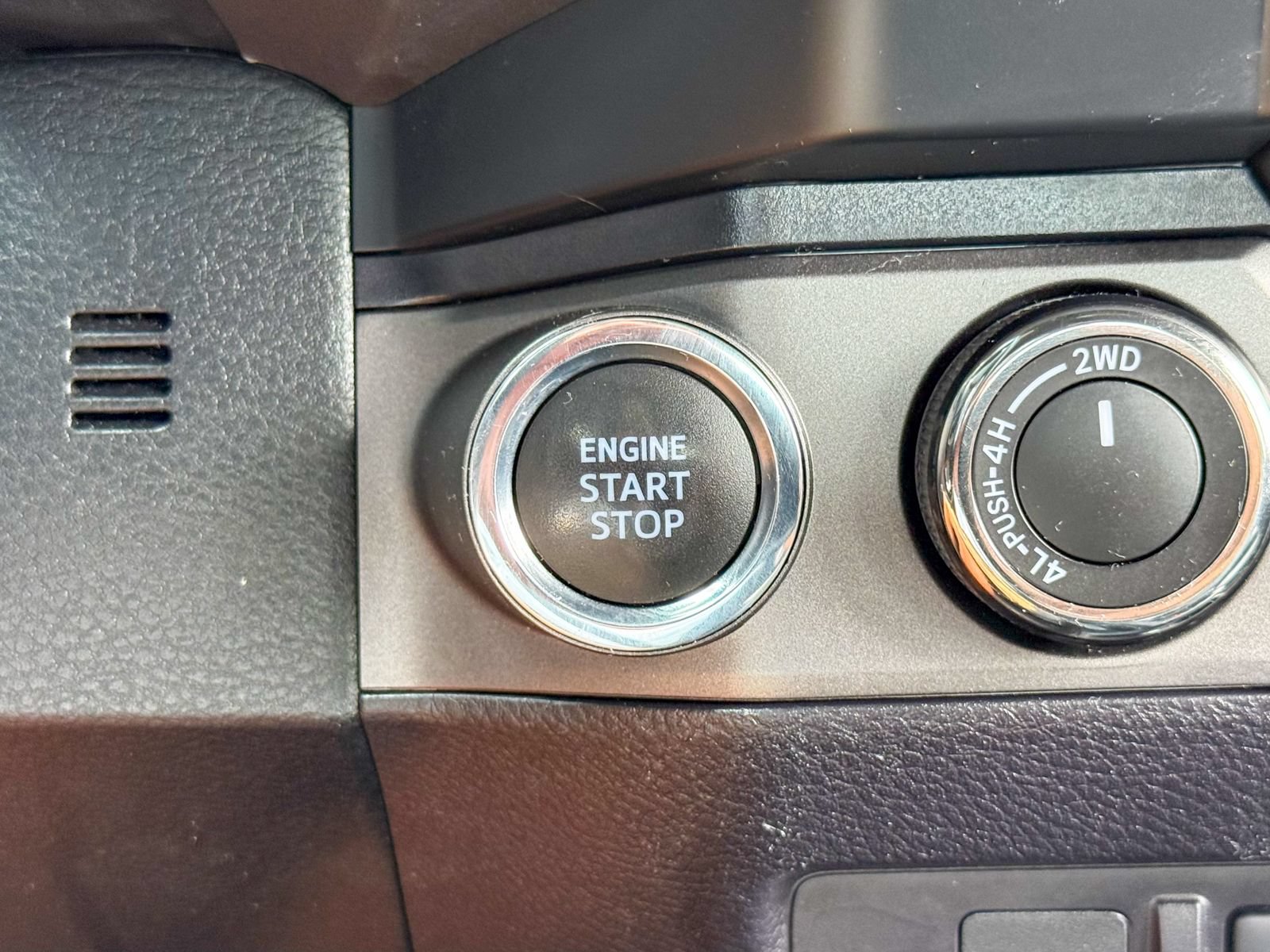 Used 2021 Toyota Tacoma TRD Off-Road AWD/4WD image 23