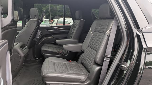 Used 2024 Cadillac Escalade Sport Platinum w/ Heavy-Duty Trailer Package AWD/4WD image 19