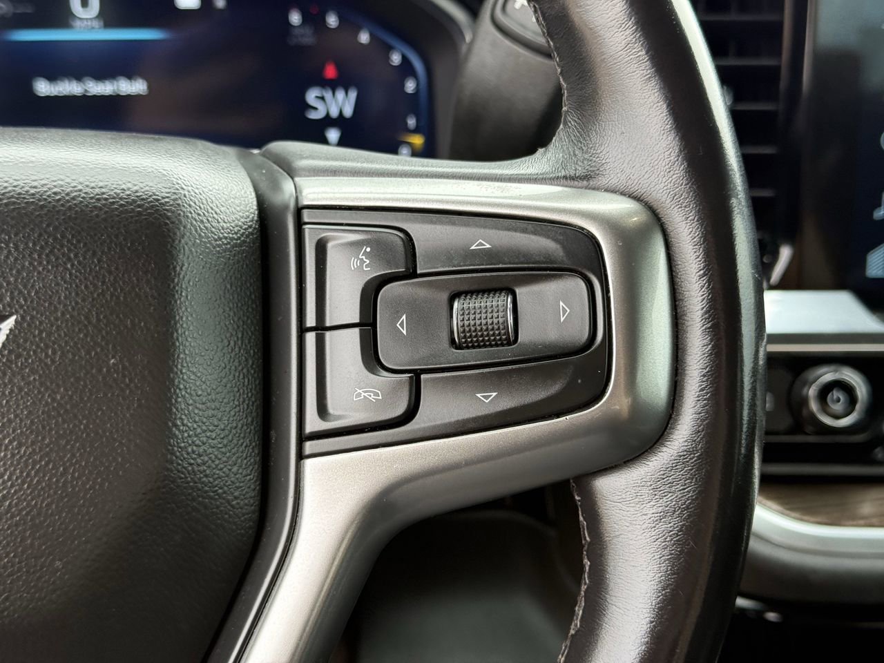 Used 2022 Chevrolet Silverado 1500 LT RWD image 14