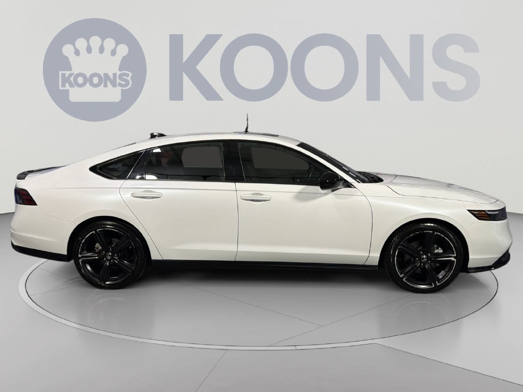 Used 2025 Honda Accord Sport image 2