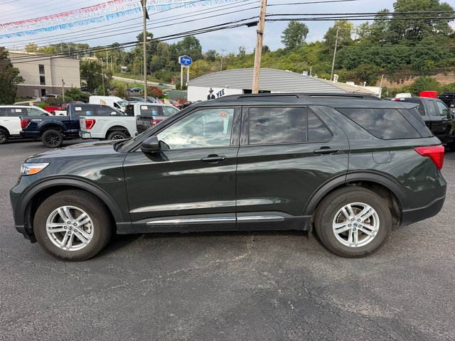Certified 2023 Ford Explorer XLT w/ Equipment Group 202A AWD/4WD image 2