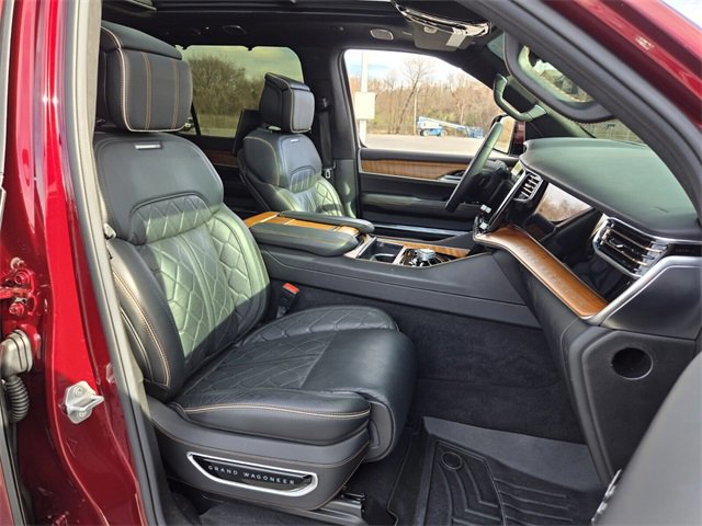 Used 2022 Jeep Grand Wagoneer Series III w/ Rear Seat Video Group 1 image 23