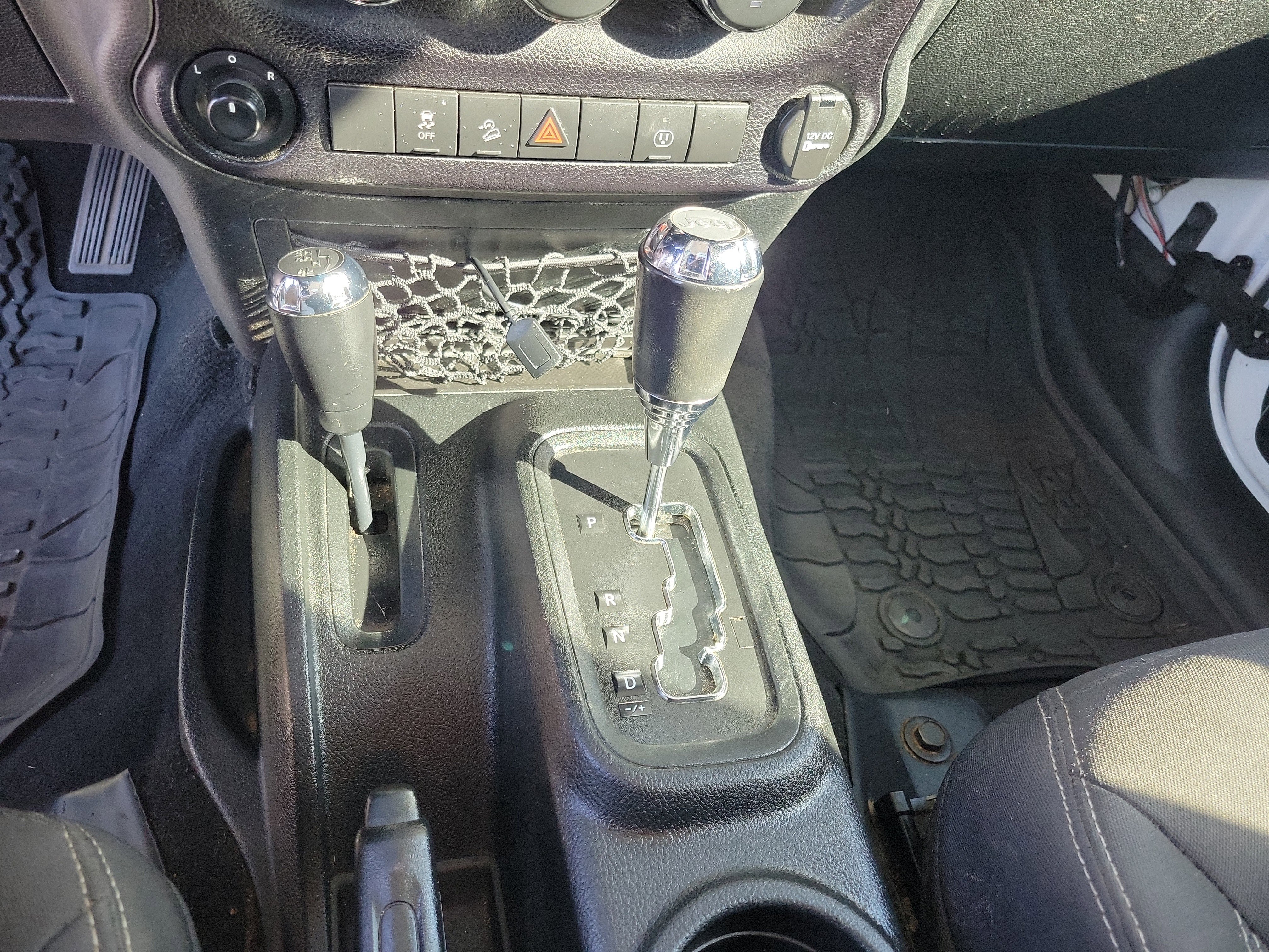 Used 2017 Jeep Wrangler Unlimited Sahara w/ Max Tow Package image 17