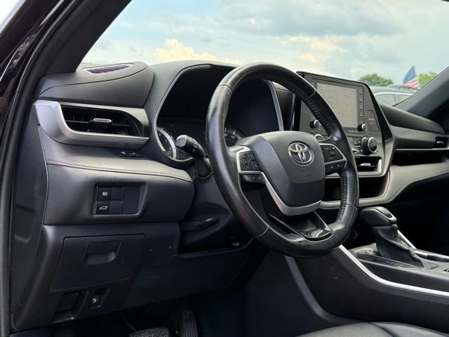 Used 2022 Toyota Highlander XSE image 25
