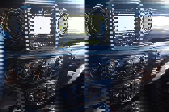 Used 2022 Jeep Gladiator Sport image 24